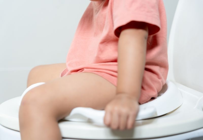 Táo bón là một trong những vấn đề về đường ruột hay gặp ở trẻ em