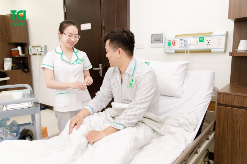 Vợ chọn đẻ, chồng chọn &#8220;chia tay&#8221; trĩ tại Thu Cúc TCI