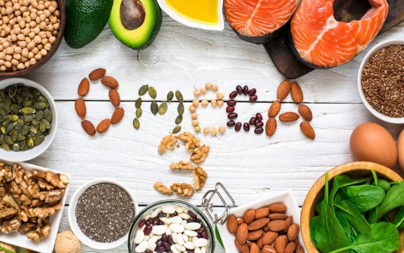 Bổ sung cân đối và đa dạng, kết hợp với các thực phẩm giàu chất xơ, protein, và dinh dưỡng khác để đảm bảo sức khỏe toàn diện
