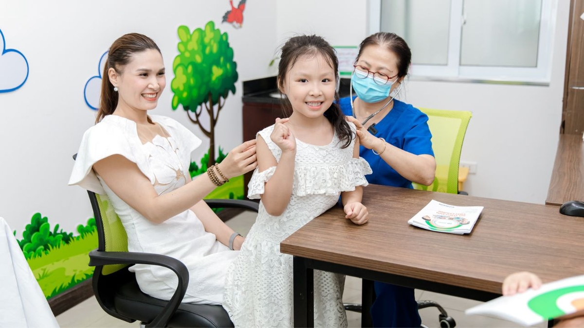 Tiêm vacxin cho học sinh &#8211; Bảo vệ sức khỏe học đường