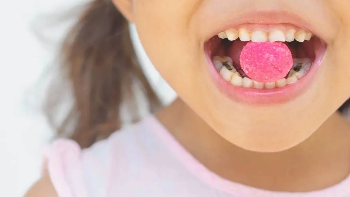 Ăn kẹo sâu răng &#8211; Nguyên nhân thực sự và cách xử lý