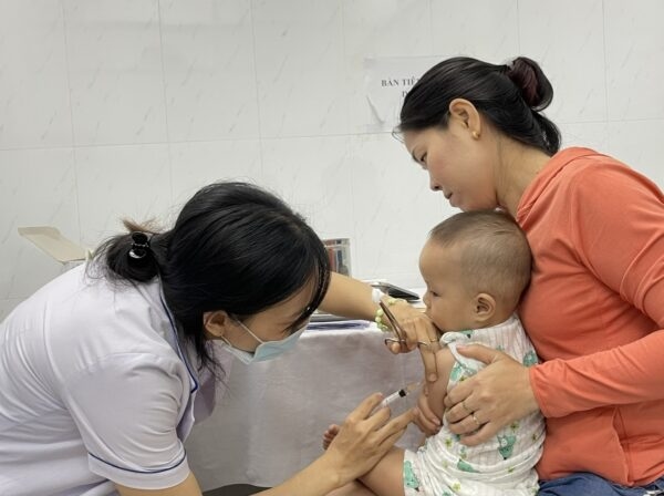 Chi phí là ưu điểm lớn nhất của tiêm chủng mở rộng.