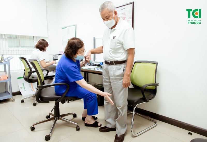 hồi phục sau trật khớp háng