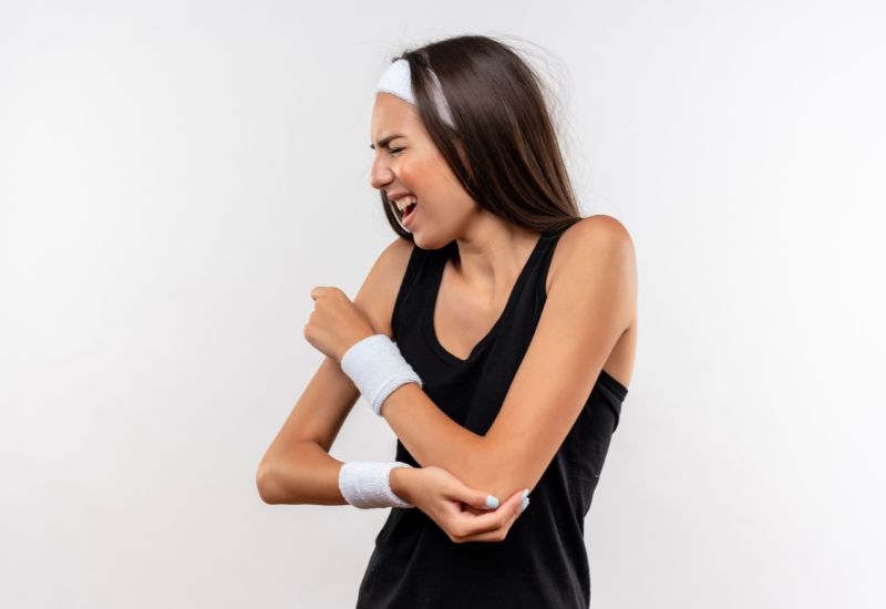biểu hiện trật khớp khuỷu tay 
