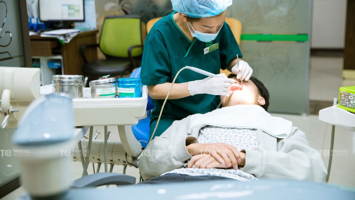 Tìm hiểu chi tiết về chi phí lấy cao răng mất bao tiền