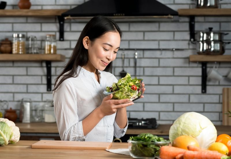 Giải đáp chi tiết thắc mắc: Tiêm vắc-xin có cần nhịn ăn không?