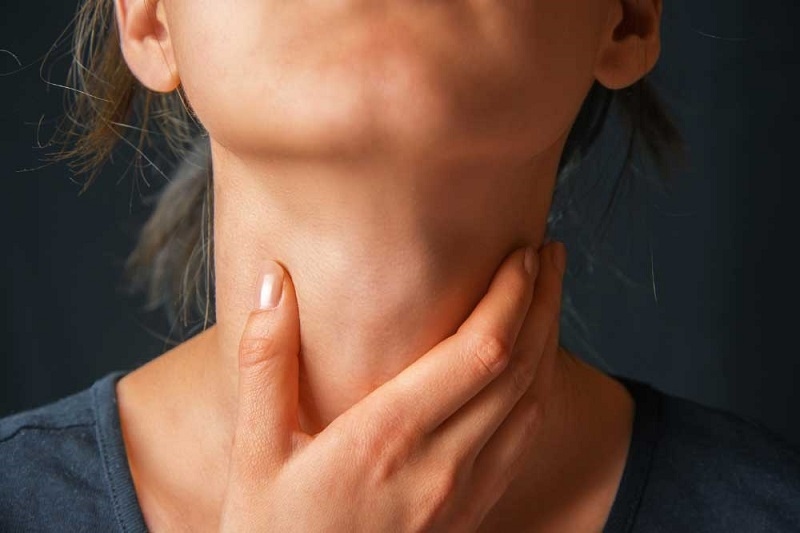 Vướng họng khó nuốt