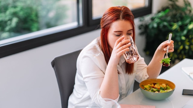 Ăn uống khó nuốt: Dấu hiệu cảnh báo bệnh lý tiềm ẩn