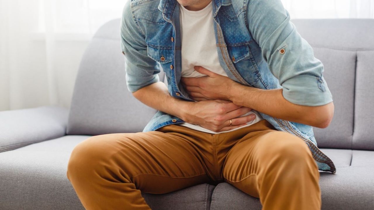 Ợ hơi đau thượng vị: Nguyên nhân, cách chẩn đoán và điều trị
