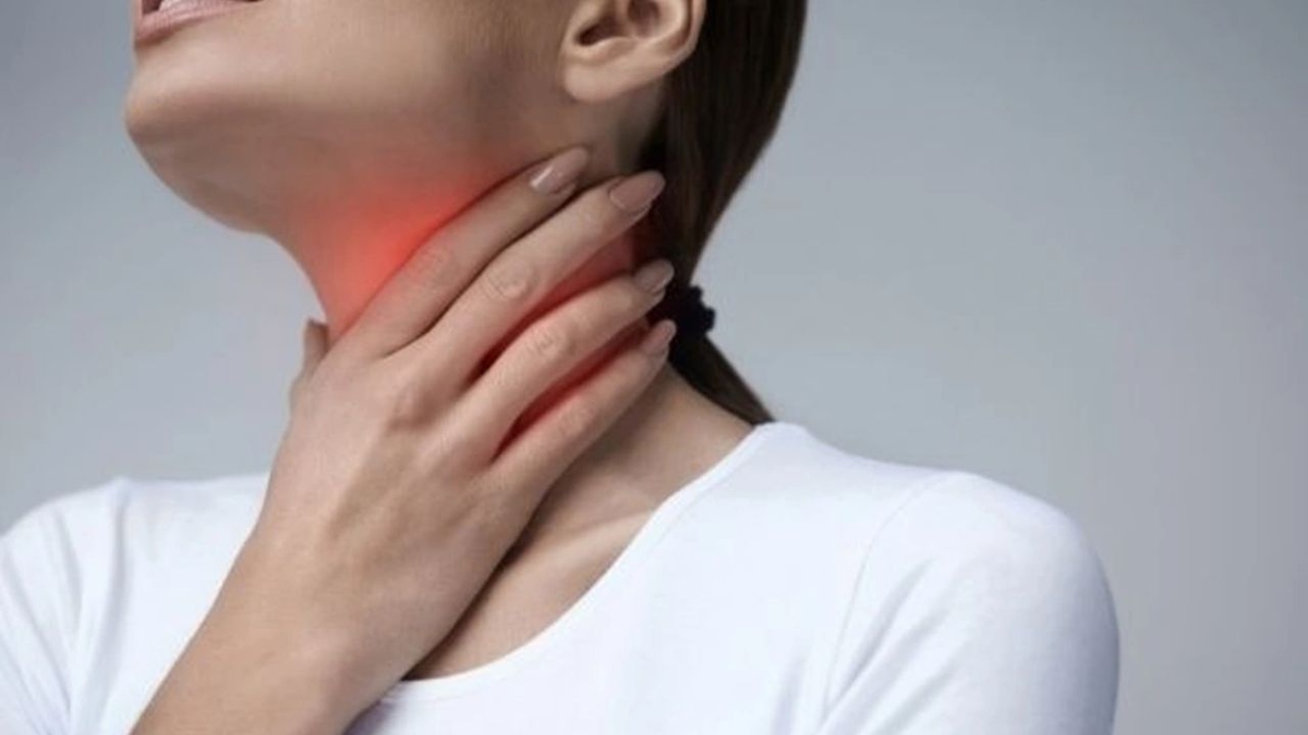 Trào ngược dạ dày nghẹn ở cổ là tình trạng gì?