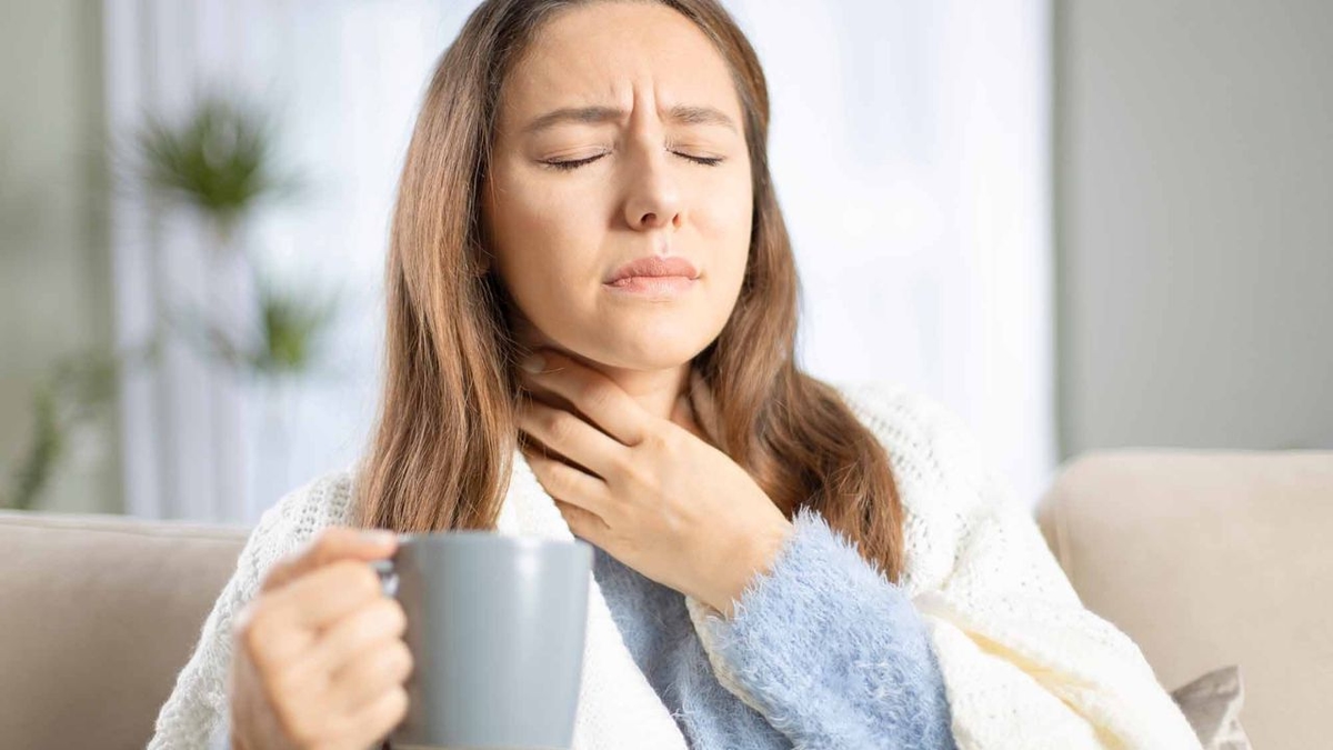 Tìm hiểu bệnh trào ngược dạ dày vướng cổ họng