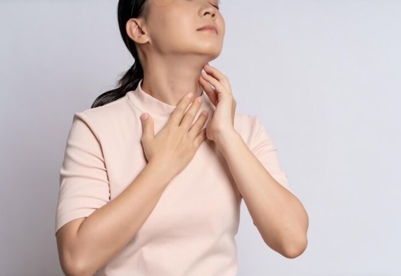 Đau cổ họng khó nuốt nước bọt