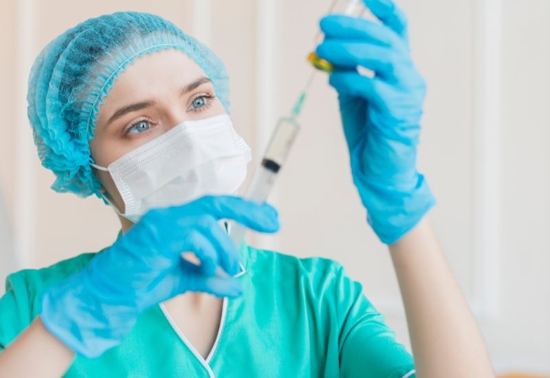 Giải đáp chi tiết thắc mắc: Tiêm phòng ung thư cổ tử cung ở tuổi nào?