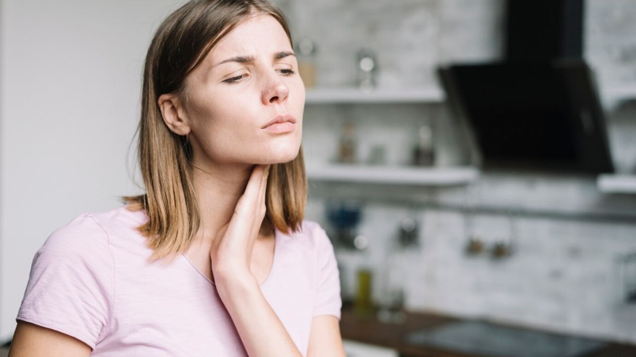 Nuốt nghẹn ợ hơi: Cảnh báo hệ tiêu hóa và thực quản