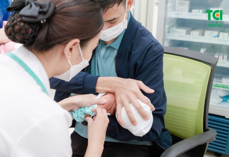 Theo khuyến cáo của Bộ Y tế, lịch tiêm chủng vắc-xin ComBE Five - vắc-xin 5 trong 1 mới nhất gồm 3 mũi cơ bản và 1 mũi nhắc lại.