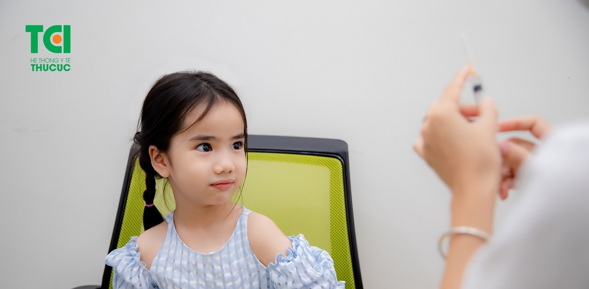 Các mũi tiêm phòng dịch vụ cho trẻ từ 9 tuổi bố mẹ nên chú ý
