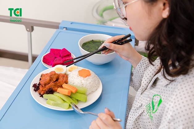 Chăm sóc sản phụ sau đẻ thường như thế nào cho tốt?