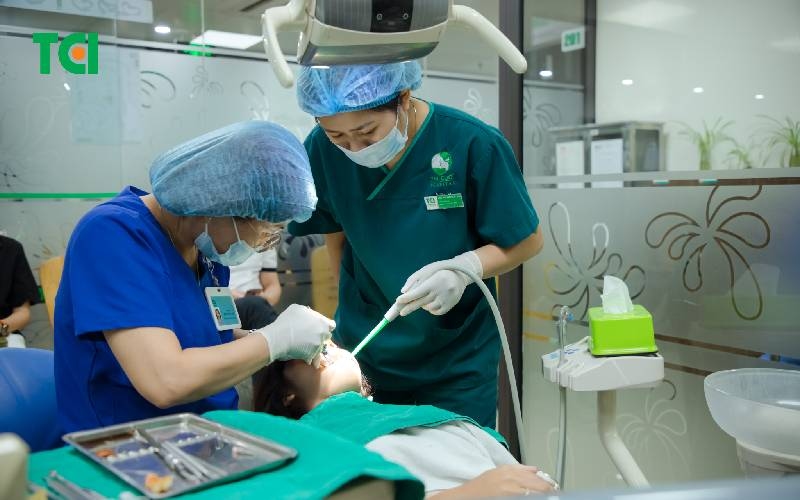 Chữa cao răng bằng máy siêu âm