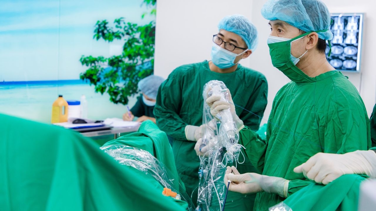 Tán sỏi nội soi ống mềm bằng laser có đau không?
