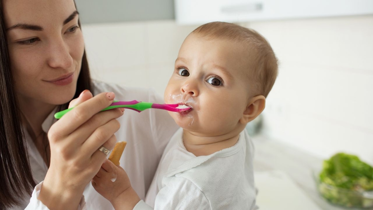 Giải mã hiện tượng trẻ ăn vào là nôn: Góc gỡ rối cho bố mẹ