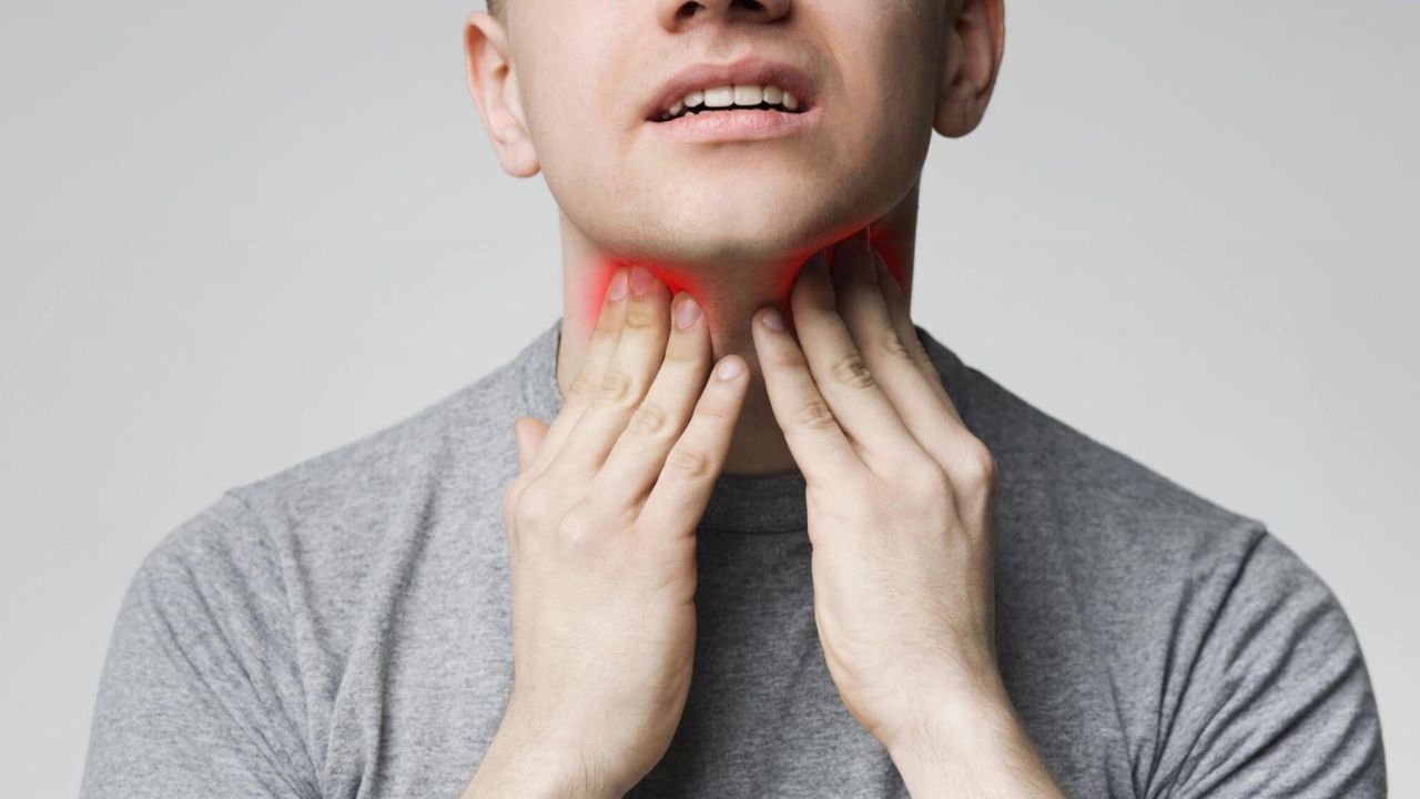 Triệu chứng khó nuốt: nguyên nhân, chẩn đoán và cách điều trị