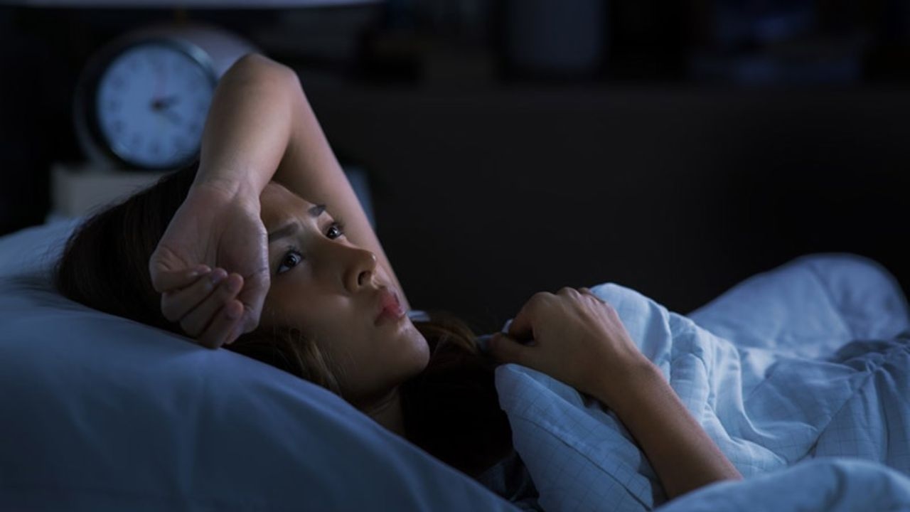 Bệnh mất ngủ: Những ảnh hưởng tới sức khỏe và cách kiểm soát