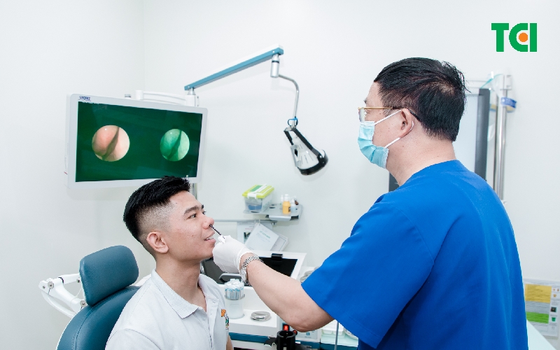 Người lớn bị viêm mũi dị ứng