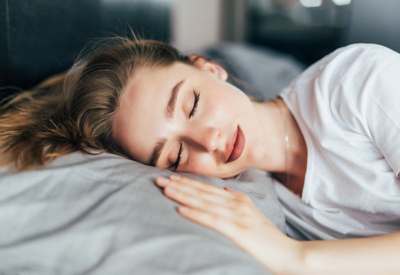 Ngủ là thời gian cơ thể tái tạo và điều hòa hormone.