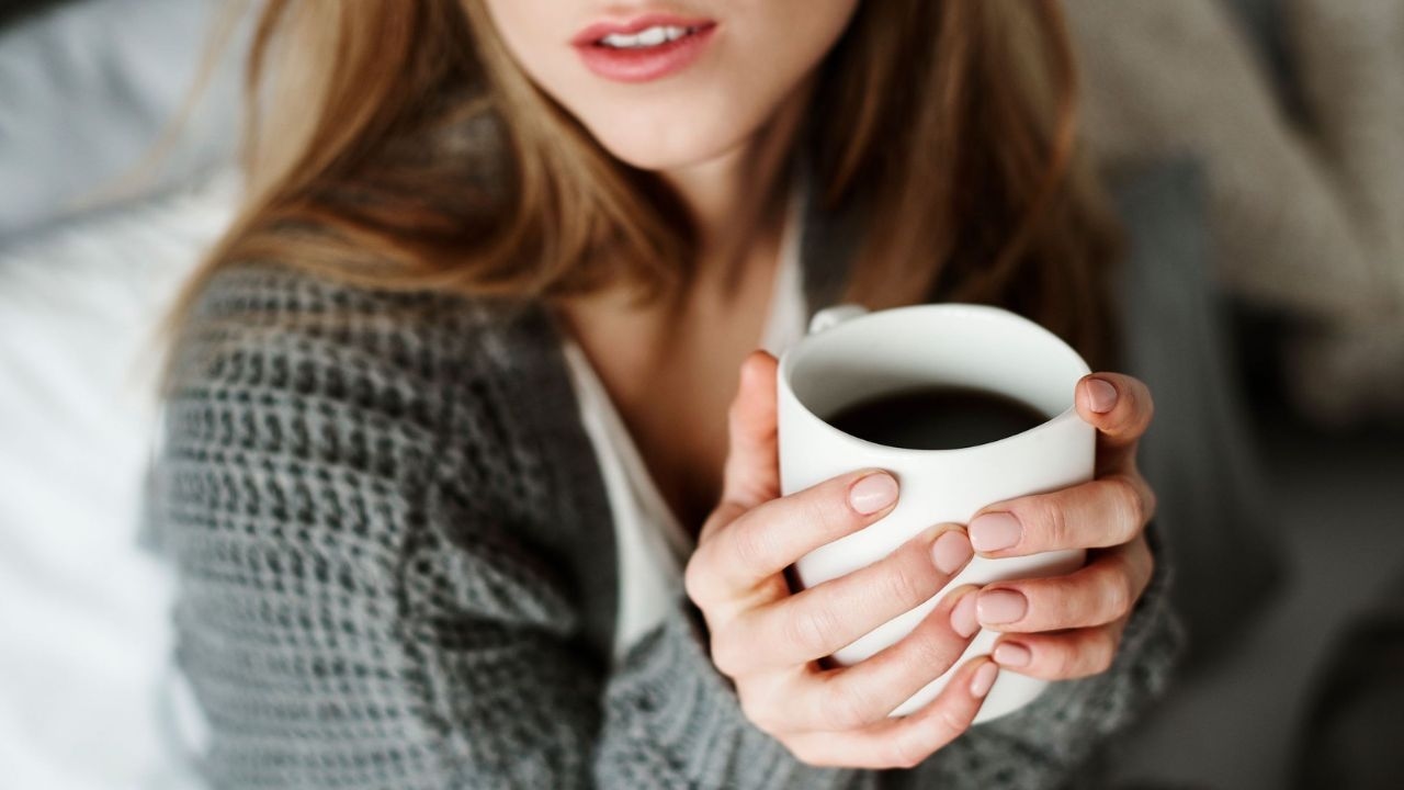 Uống cafe bị ợ hơi: “Thủ phạm” âm thầm sau tách cà phê?