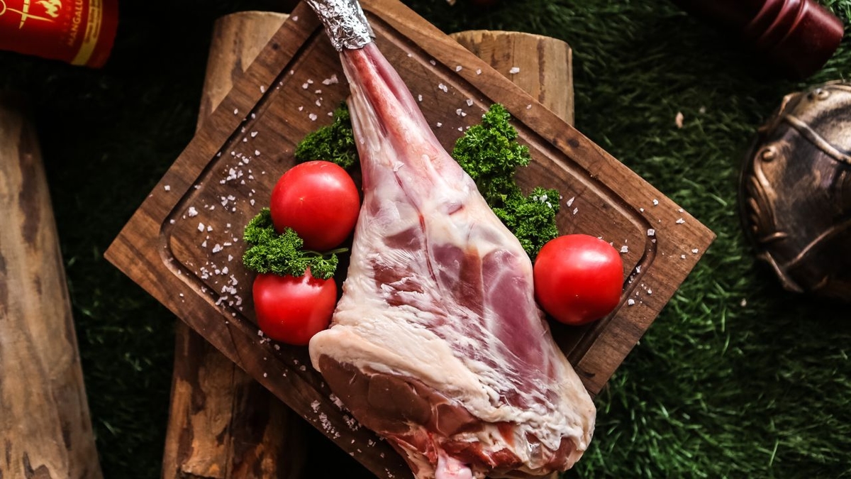 Tìm hiểu vấn đề bầu 3 tháng đầu ăn thịt dê được không