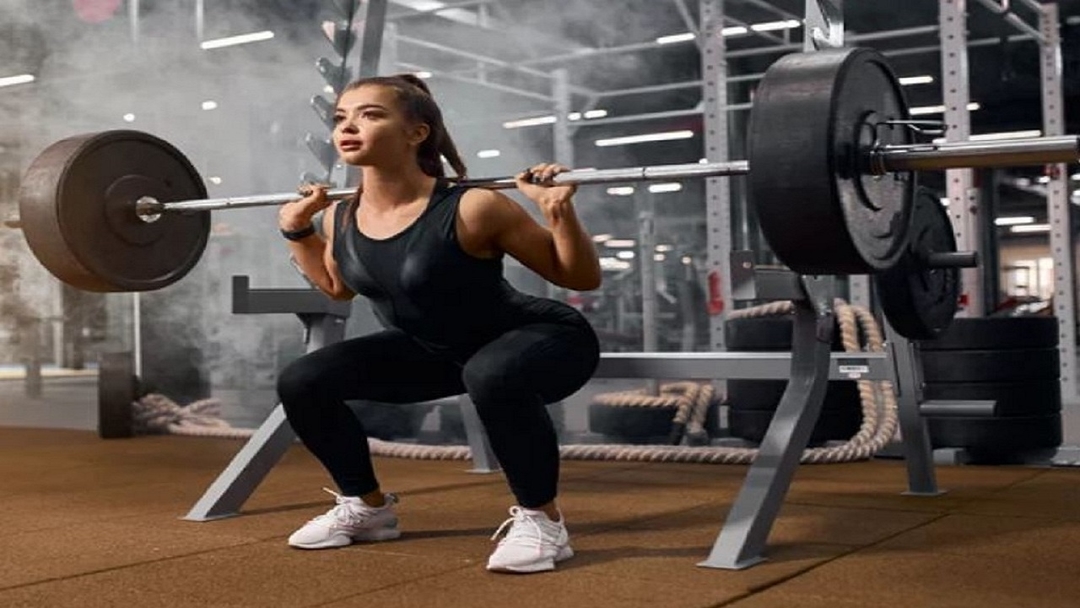 Các bài tập với tạ có tác dụng gì &#8211; Một số bài tập hiệu quả