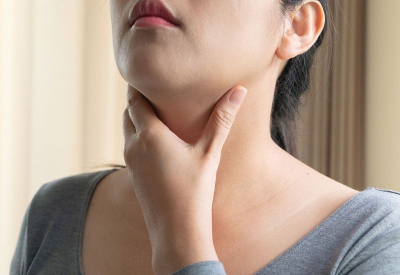 Dấu hiệu u tuyến giáp lành tính dễ nhầm lẫn với rối loạn nội tiết