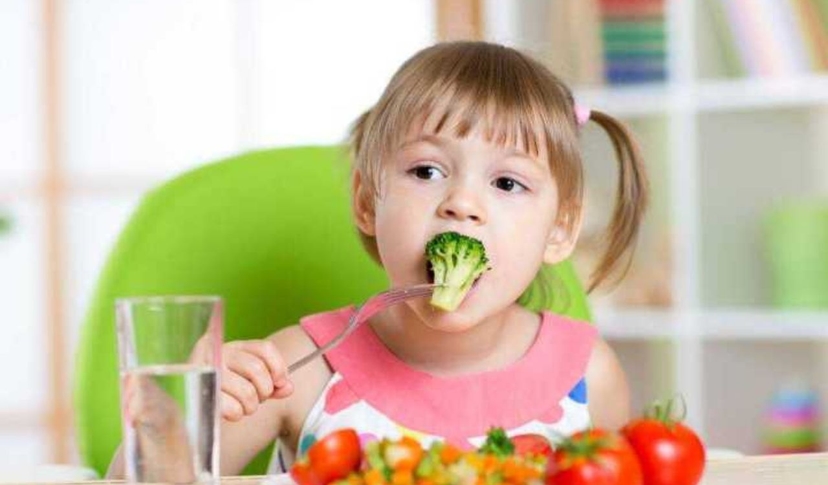 Bí quyết chăm sóc dinh dưỡng cho trẻ giúp bé phát triển toàn diện