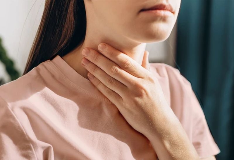 Khó nuốt đau họng 