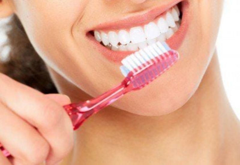 Niềng răng khểnh cần đi kèm với chăm sóc răng miệng đúng cách để đạt hiệu quả tối ưu.