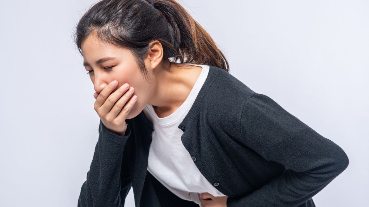 Nuốt nghẹn buồn nôn: Dấu hiệu không nên xem thường