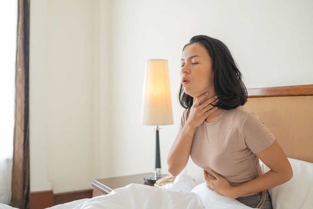 Nuốt nghẹn về đêm: Bệnh lý tiềm ẩn và cách phòng tránh