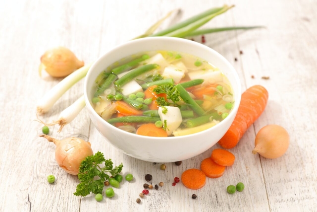 Thực phẩm làm giảm ợ chua: Ăn gì để nhẹ bụng, hết axit?
