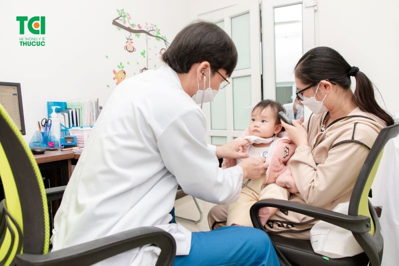 trẻ sơ sinh được tiêm vacxin gì