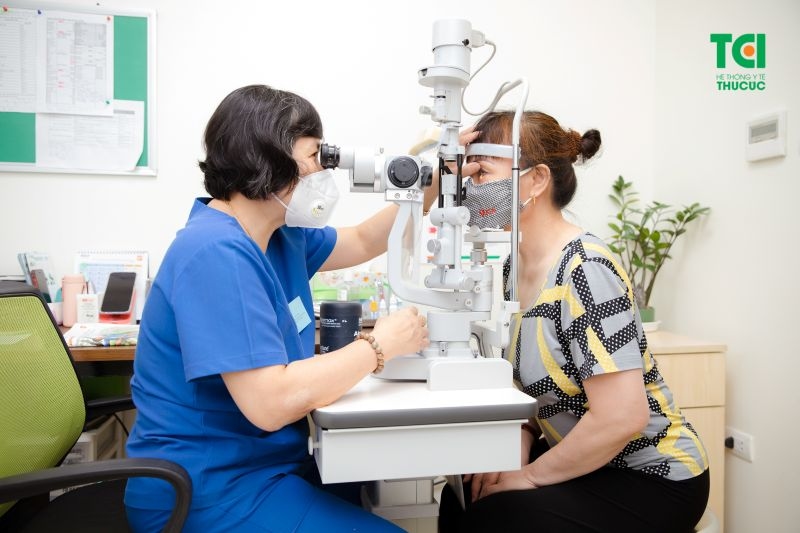 Viêm kết mạc mùa xuân, hay còn gọi là viêm kết mạc dị ứng theo mùa.