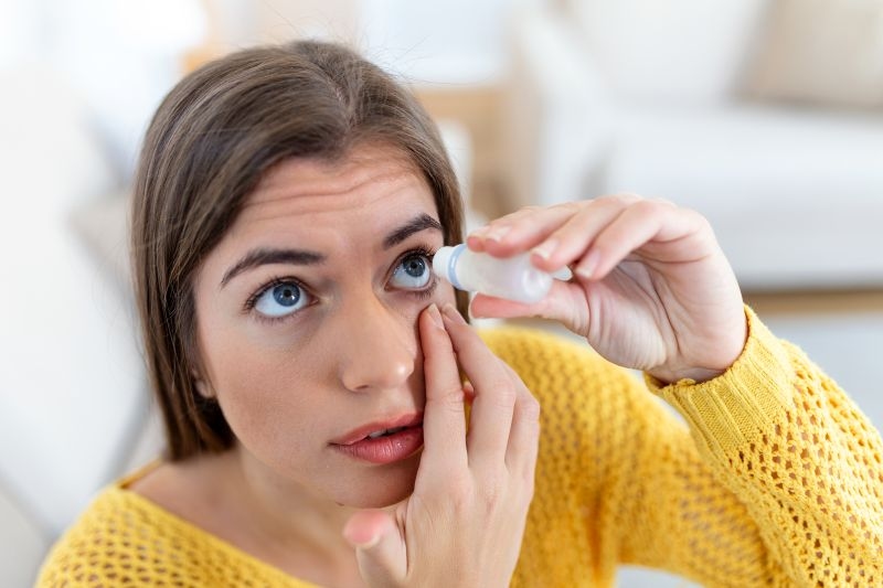 điều trị viêm kết mạc mùa xuân