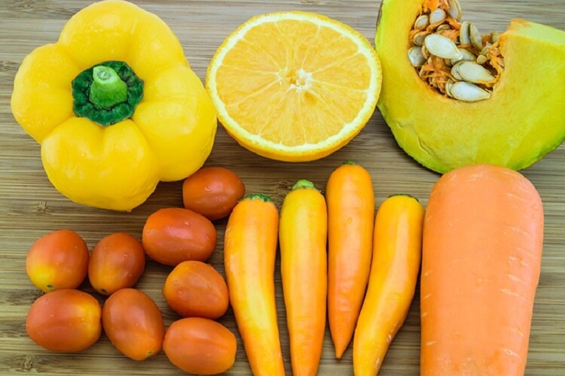Những loại rau củ có màu vàng như cà rốt, khoai lang, bí đỏ cung cấp lượng beta-carotene dồi dào