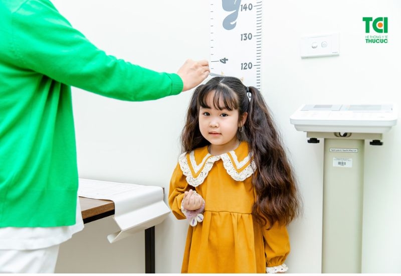 Khi xây dựng dinh dưỡng cho trẻ dậy thì, nên chú ý đến khẩu vị và thói quen của con.