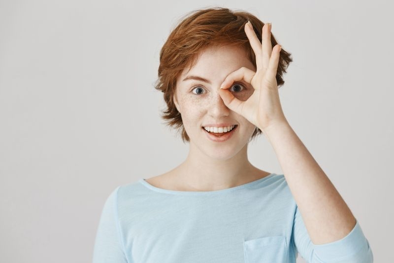 Chăm sóc đúng cách giúp mắt lành lại nhanh chóng, giảm nguy cơ tổn thương và đảm bảo thấu kính nhân tạo hoạt động tối ưu.