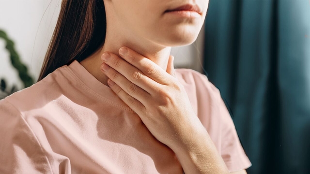 Nuốt vướng lâu ngày: Dấu hiệu không nên bỏ qua