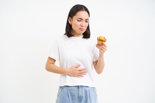 Triệu chứng trào ngược dạ dày và cách điều trị