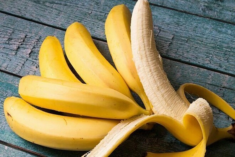 bé rối loạn tiêu hóa ăn gì - chuối chín