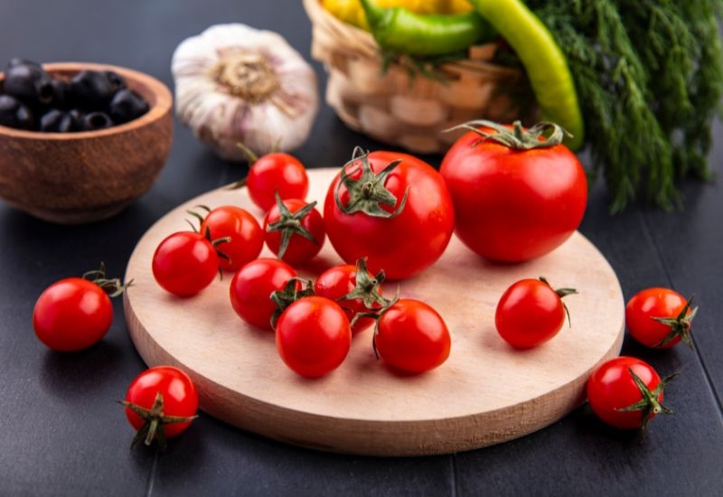 Giải đáp chi tiết thắc mắc: Bị thủy đậu có được ăn cà chua không?