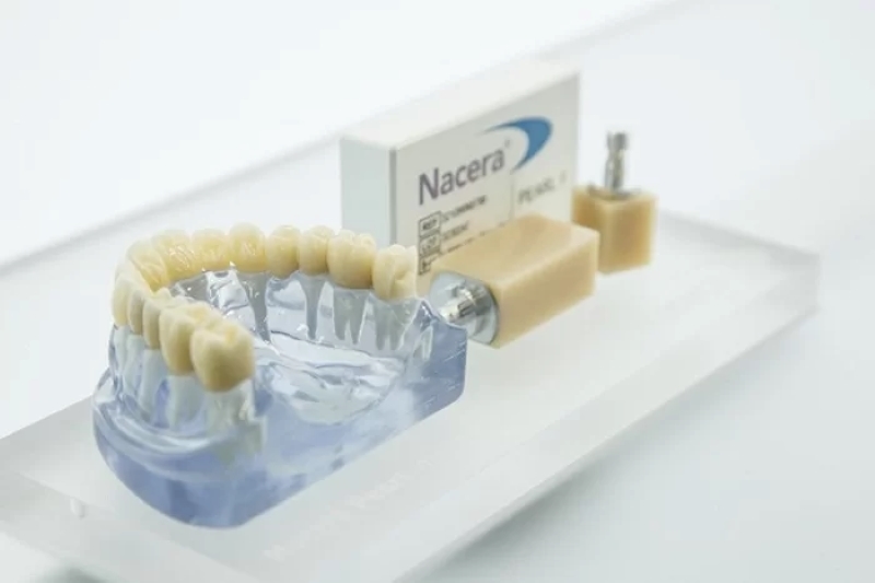 Răng sứ Nacera có nhiều ưu điểm vượt trội hơn những loại răng sứ khác
