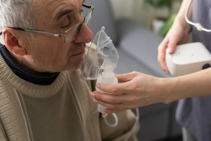 máy phun khí dung chữa COPD